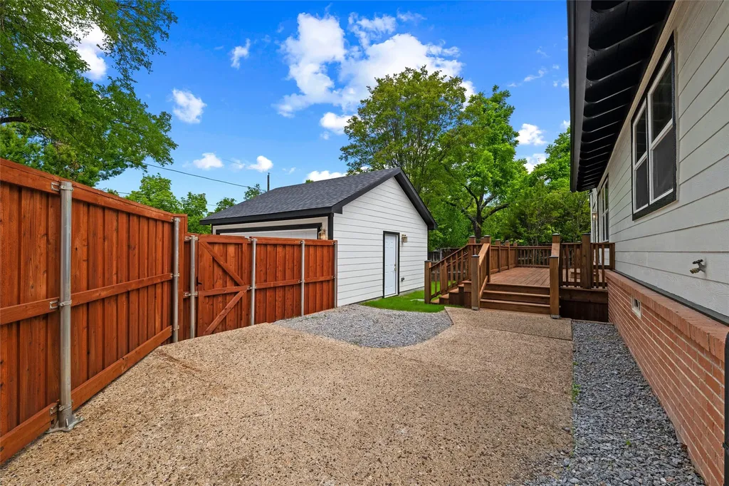 7003 Lindsley Avenue Dallas TX 75223