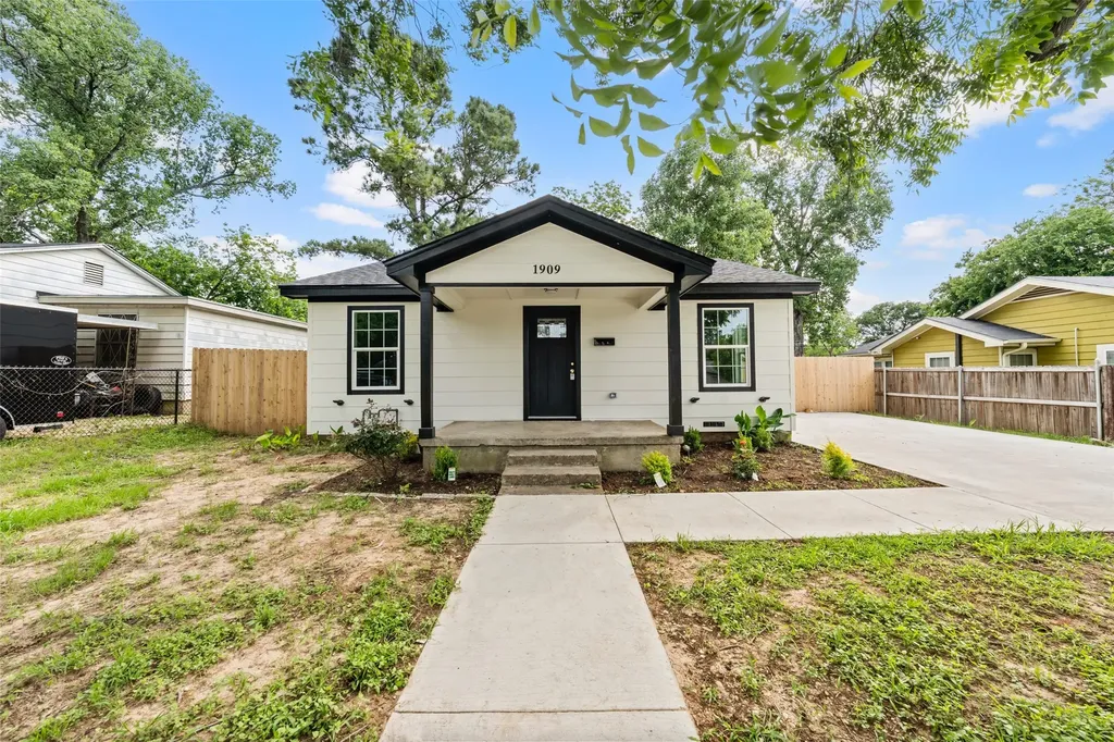 1909 Columbia Street Waco TX 76711