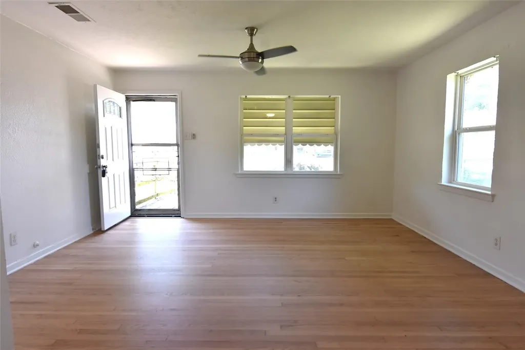 1202 Sunnyside Avenue Cockrell Hill TX 75211