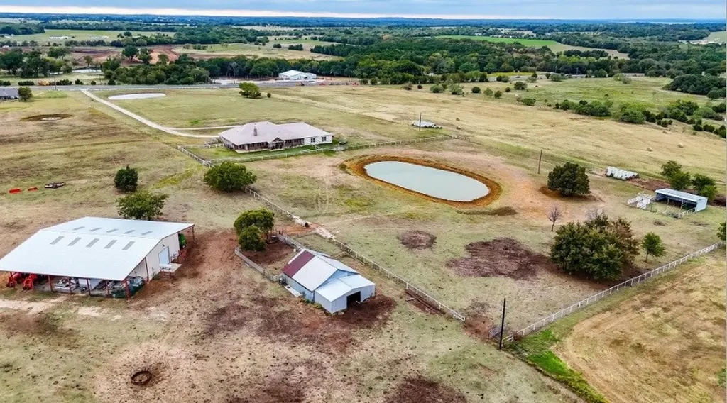 28966 Us Highway 377 Gordonville TX 76245