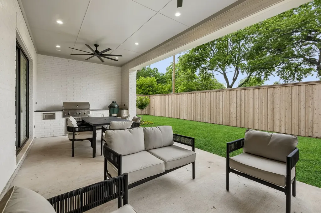 10215 Lynford Drive Dallas TX 75238