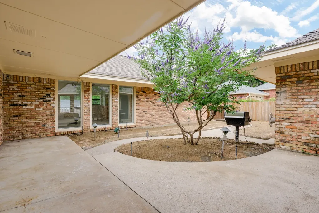 320 S Irving Heights Drive Irving TX 75060