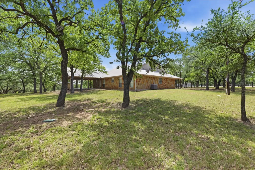 1528 Tidwell Road Brock TX 76087