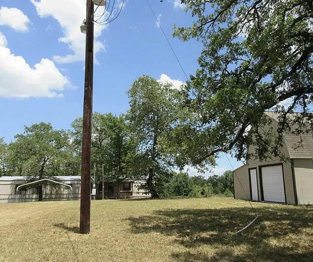 17470 Private Road 4016 Somerville TX 77879