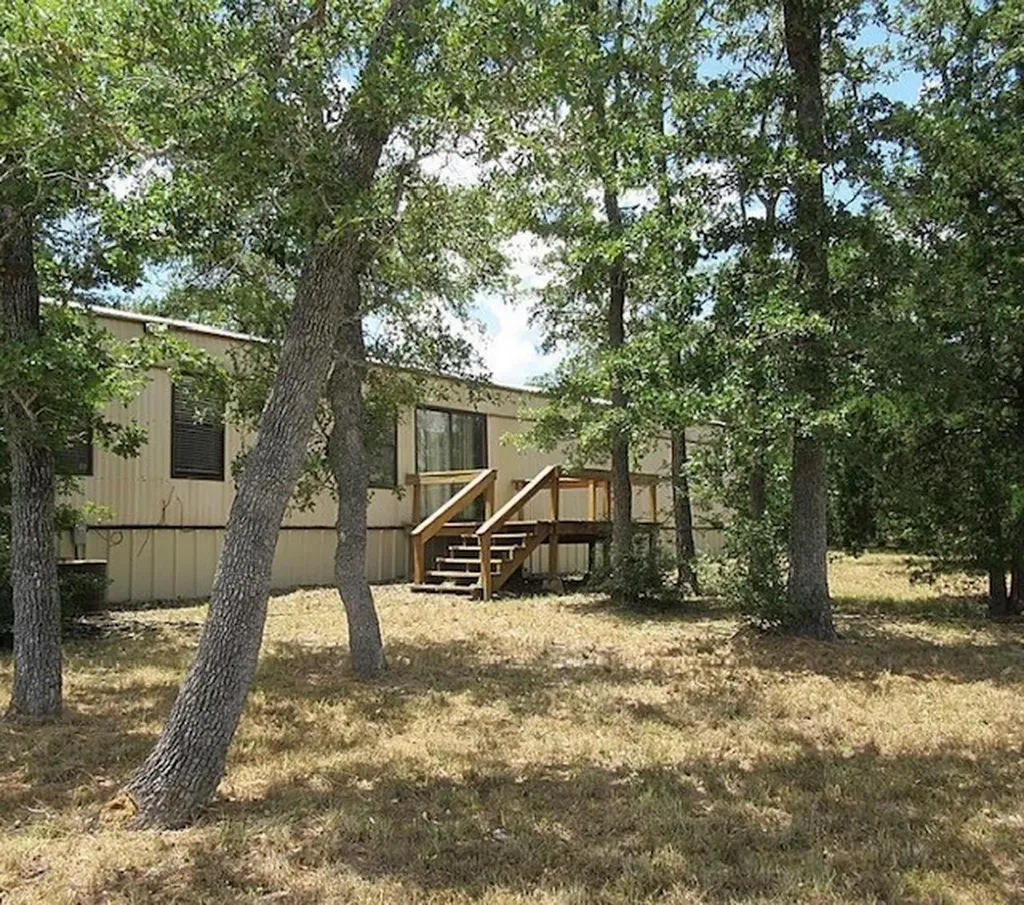 17470 Private Road 4016 Somerville TX 77879