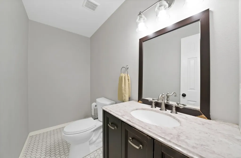 1122 Chimneyrock Trail Garland TX 75043