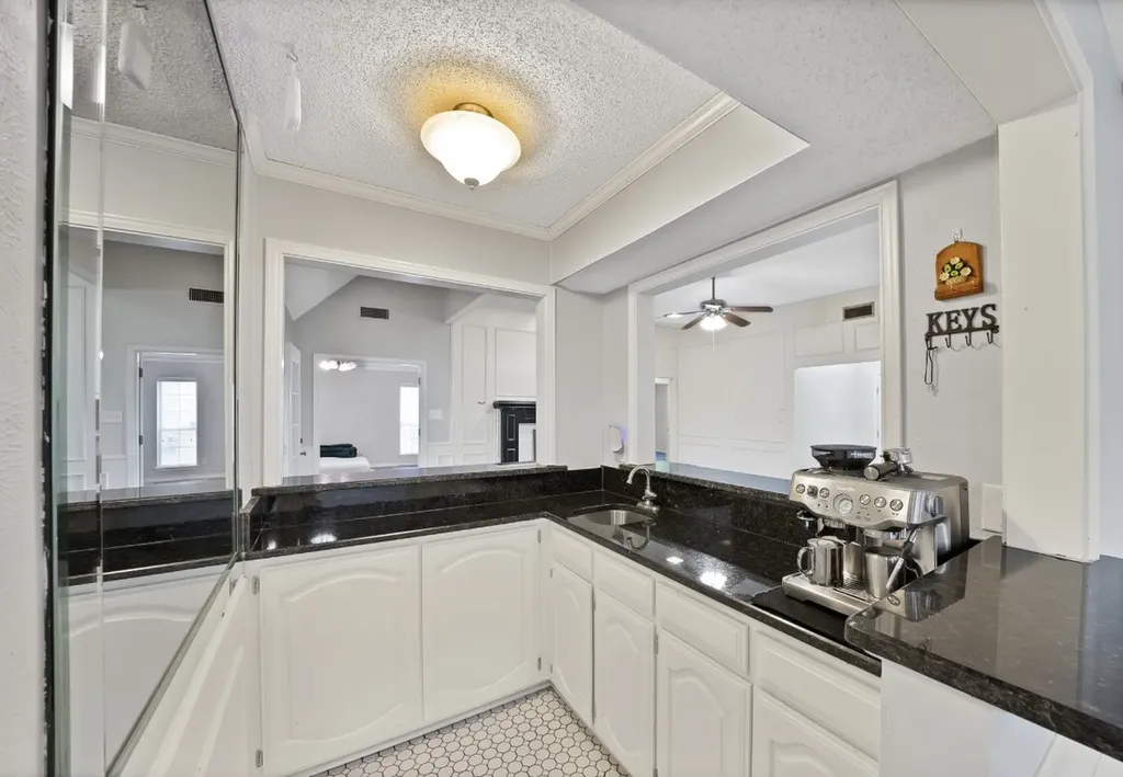 1122 Chimneyrock Trail Garland TX 75043