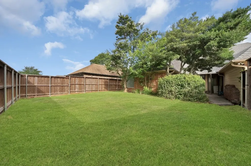 1122 Chimneyrock Trail Garland TX 75043