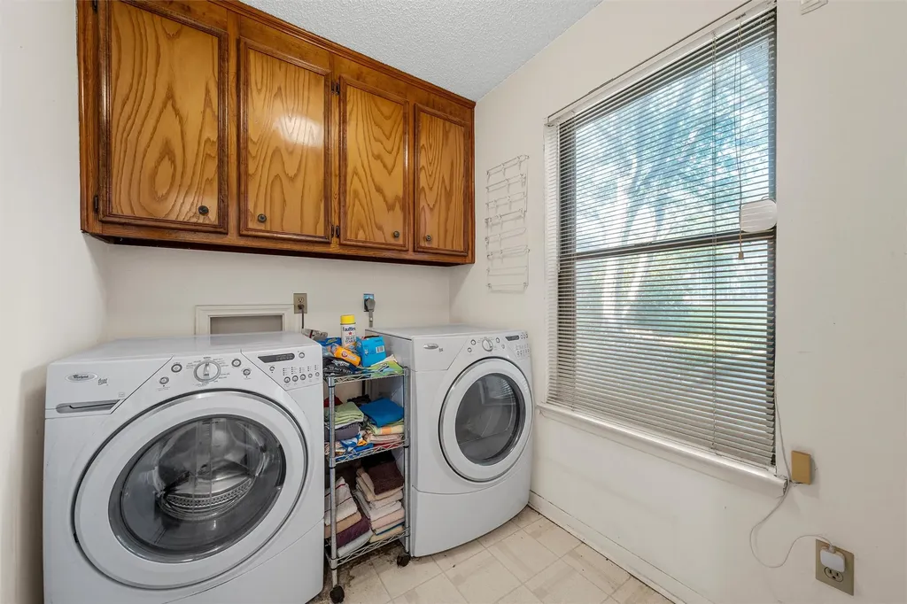 10011 Lost Oak Ridge Drive Woodway TX 76712