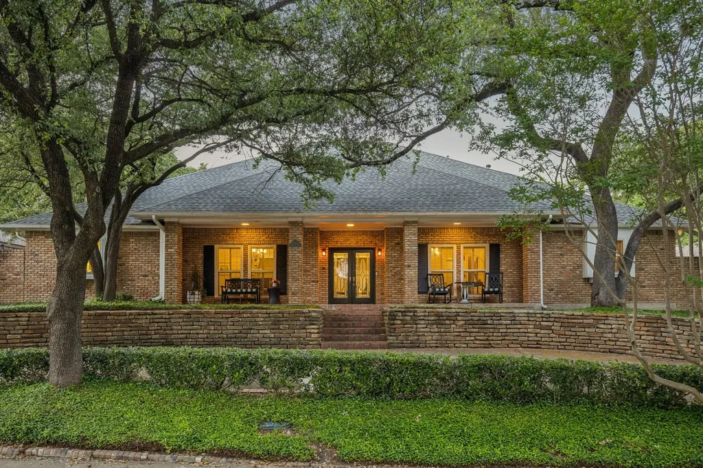 Dallas TX, 9631 Hilldale Drive