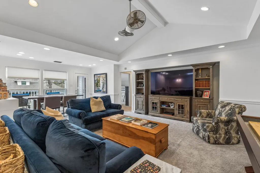 9631 Hilldale Drive Dallas TX 75231