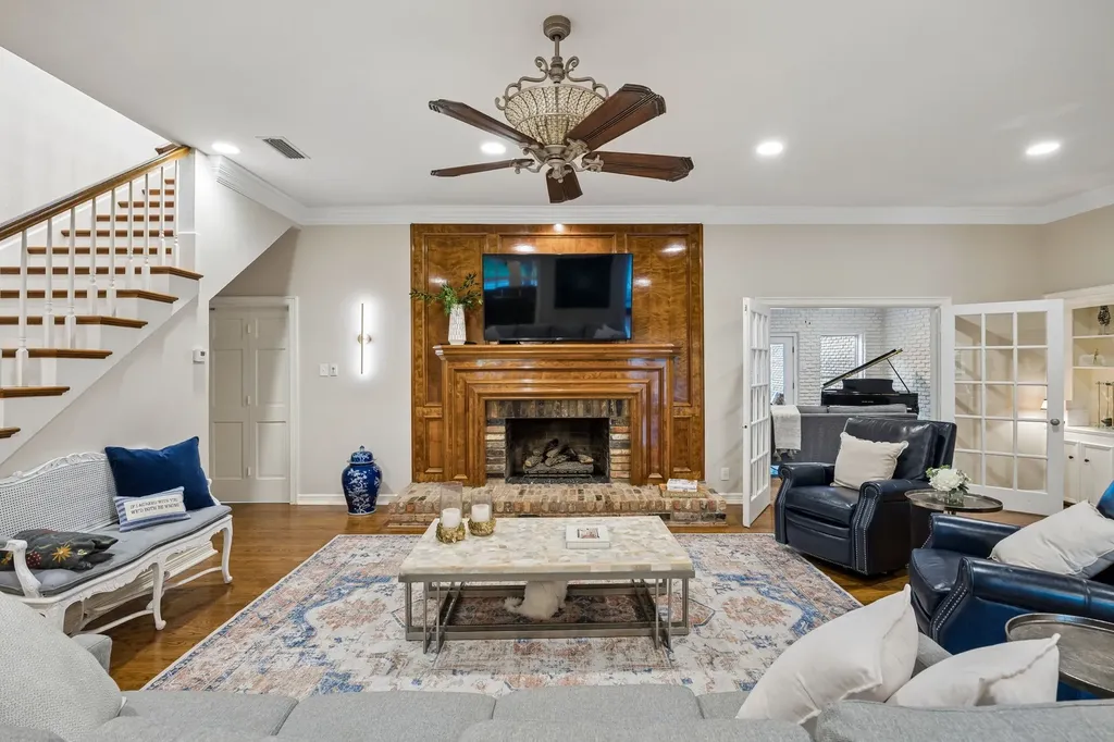 9631 Hilldale Drive Dallas TX 75231