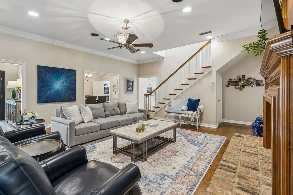 9631 Hilldale Drive Dallas TX 75231