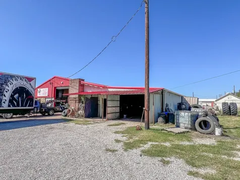 1106 W Main Street Olney TX 76374