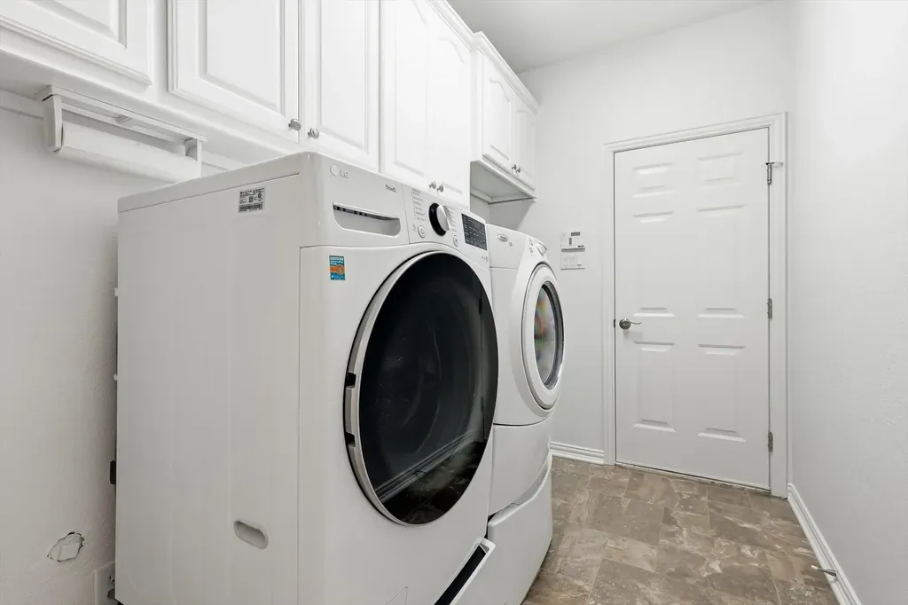 122 Chapel Hill Drive Double Oak TX 75077