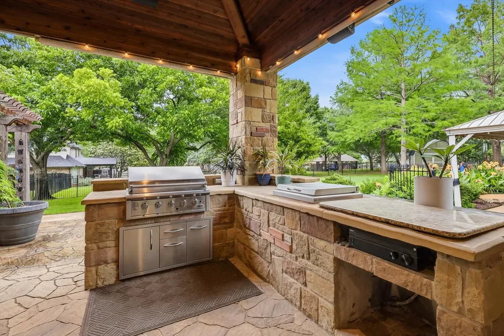 122 Chapel Hill Drive Double Oak TX 75077