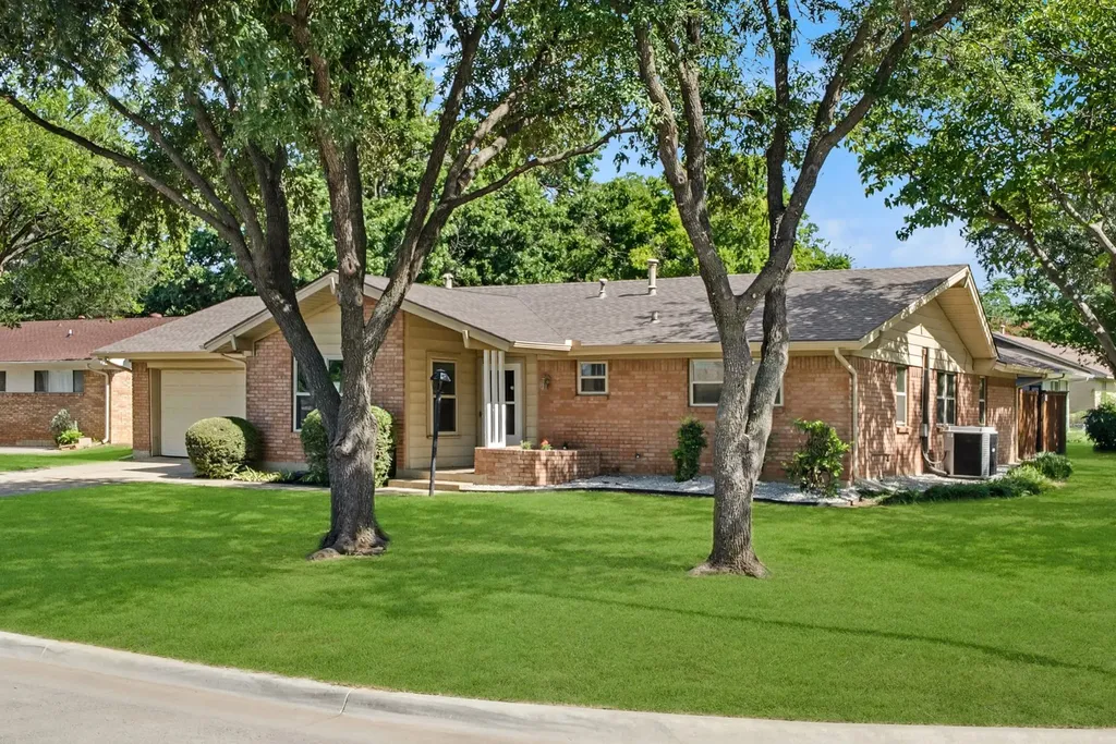 1300 Amherst Drive Denton TX 76201