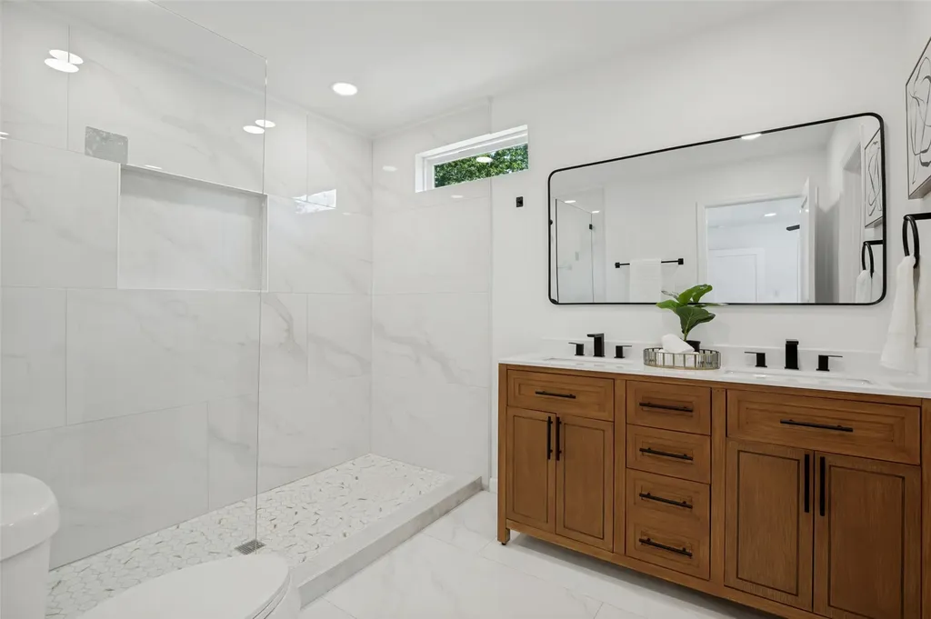 201 Conrad Street Dallas TX 75224
