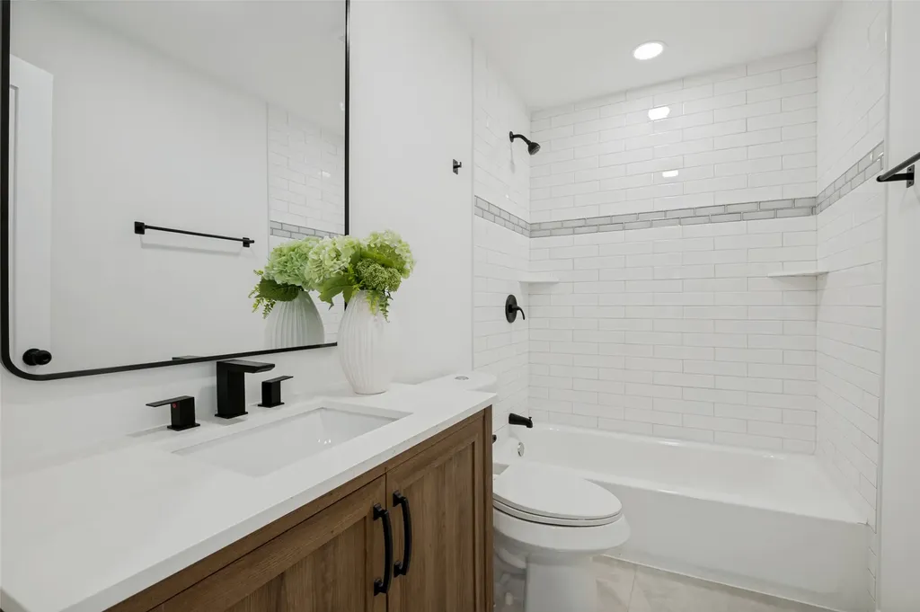 201 Conrad Street Dallas TX 75224
