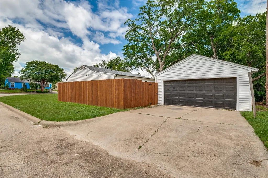 201 Conrad Street Dallas TX 75224