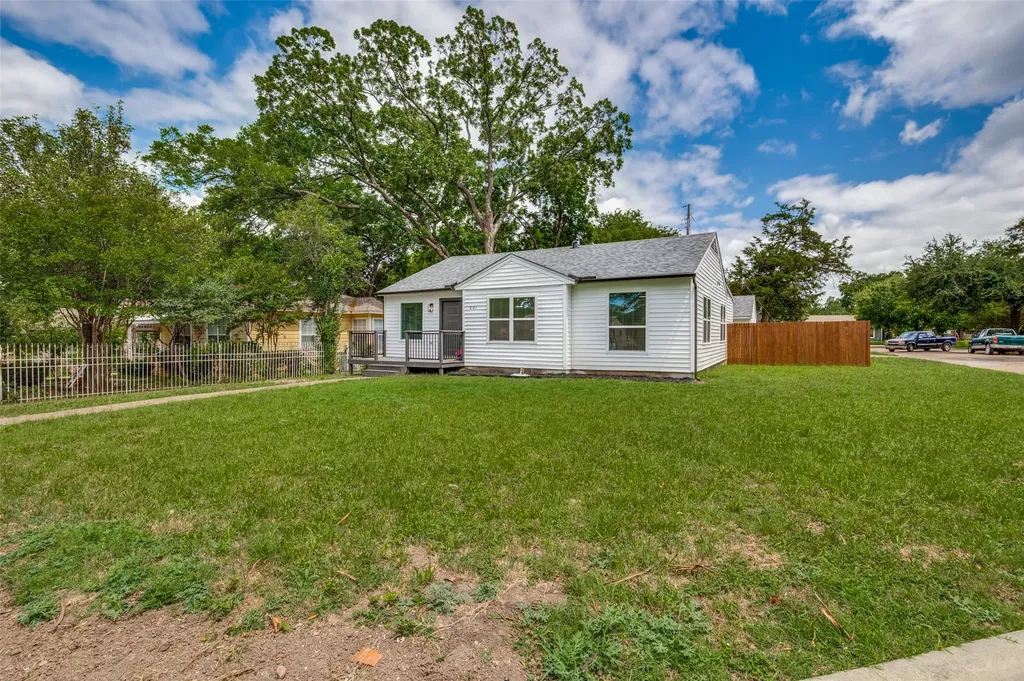 201 Conrad Street Dallas TX 75224
