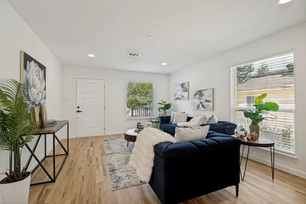 201 Conrad Street Dallas TX 75224