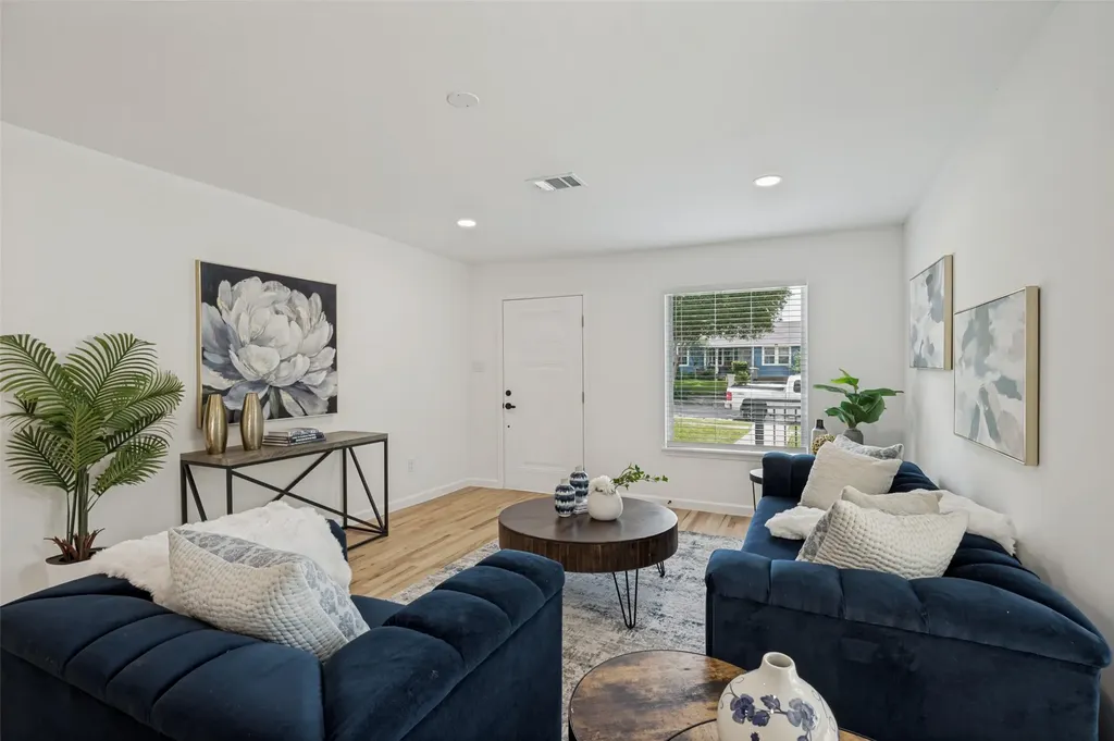 201 Conrad Street Dallas TX 75224
