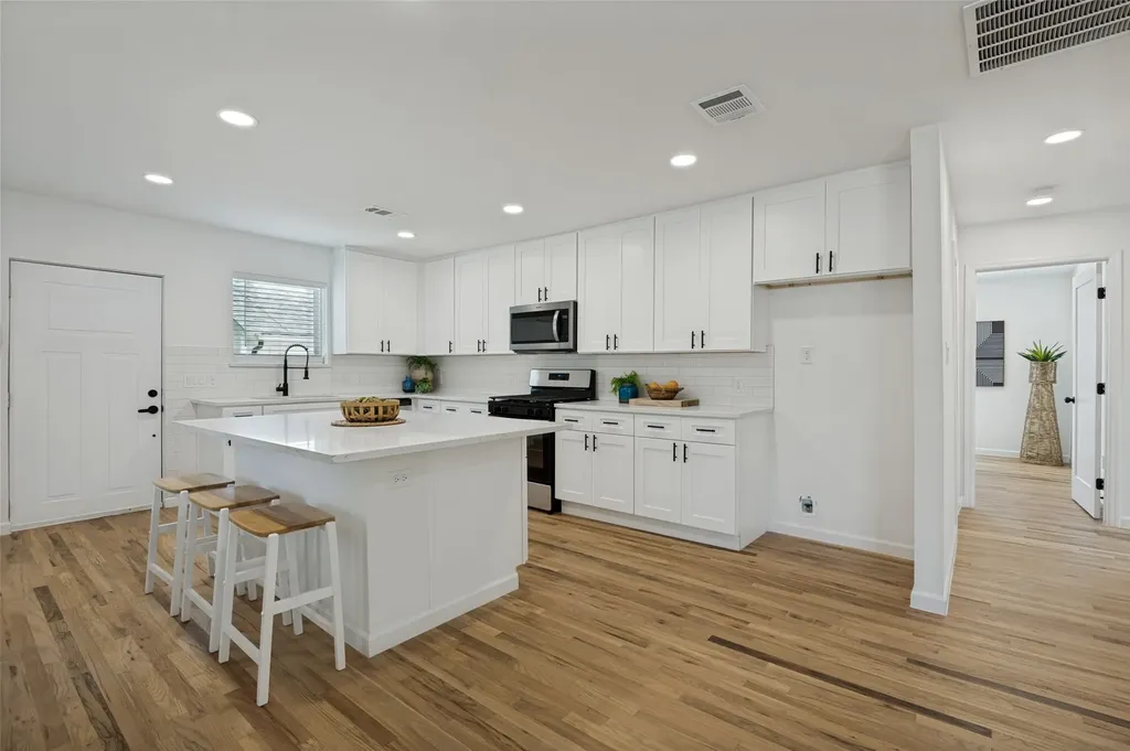 201 Conrad Street Dallas TX 75224
