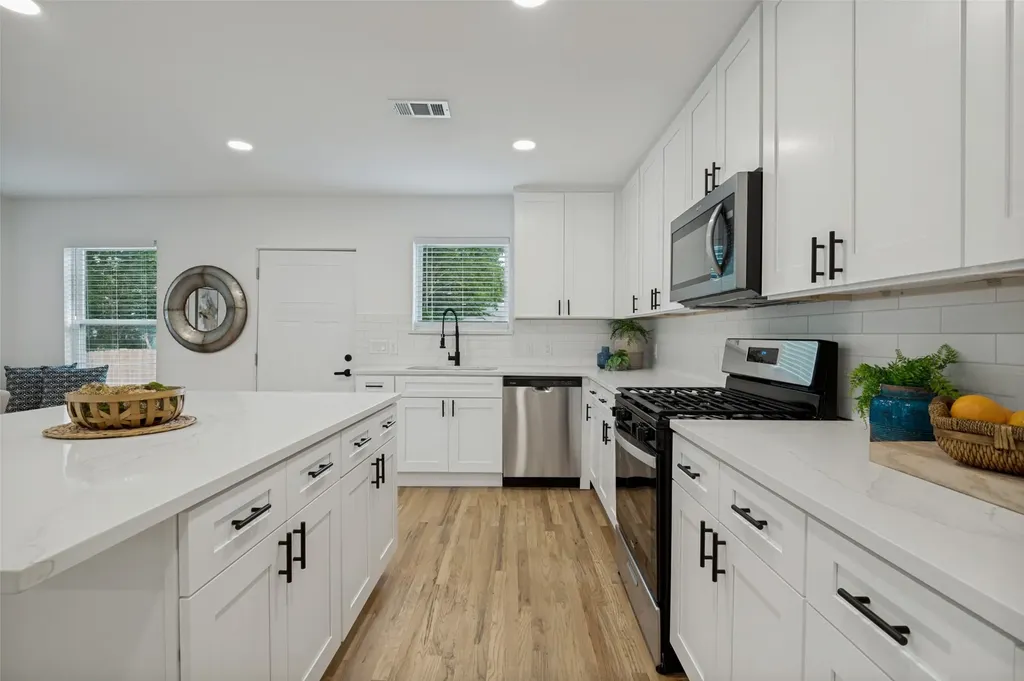 201 Conrad Street Dallas TX 75224
