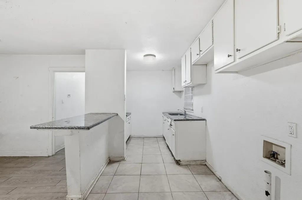 3408 S Hughes Avenue Fort Worth TX 76119