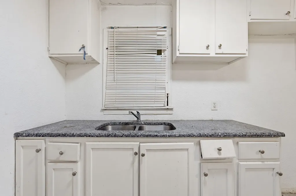 3408 S Hughes Avenue Fort Worth TX 76119