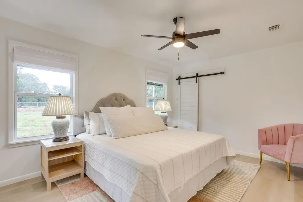 400 S 10th Avenue Palo Pinto TX 76472