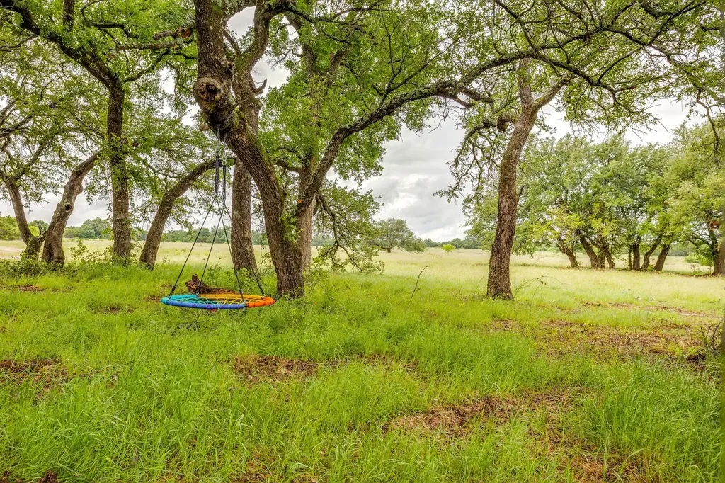 400 S 10th Avenue Palo Pinto TX 76472