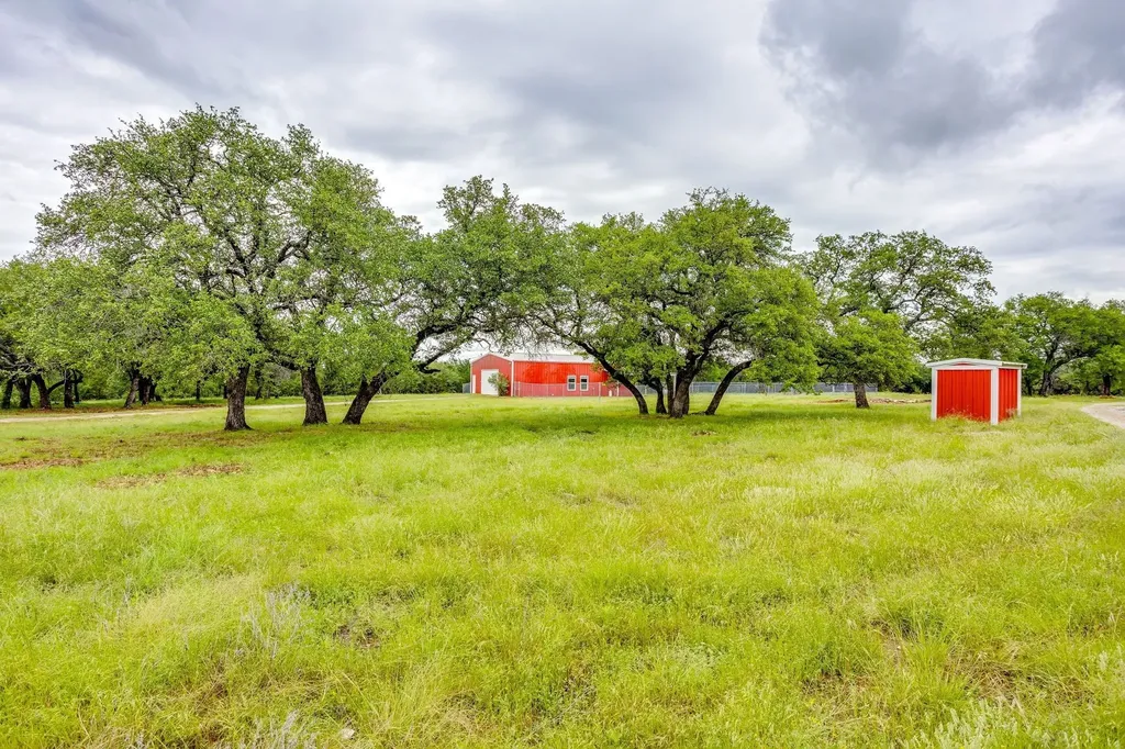 400 S 10th Avenue Palo Pinto TX 76472