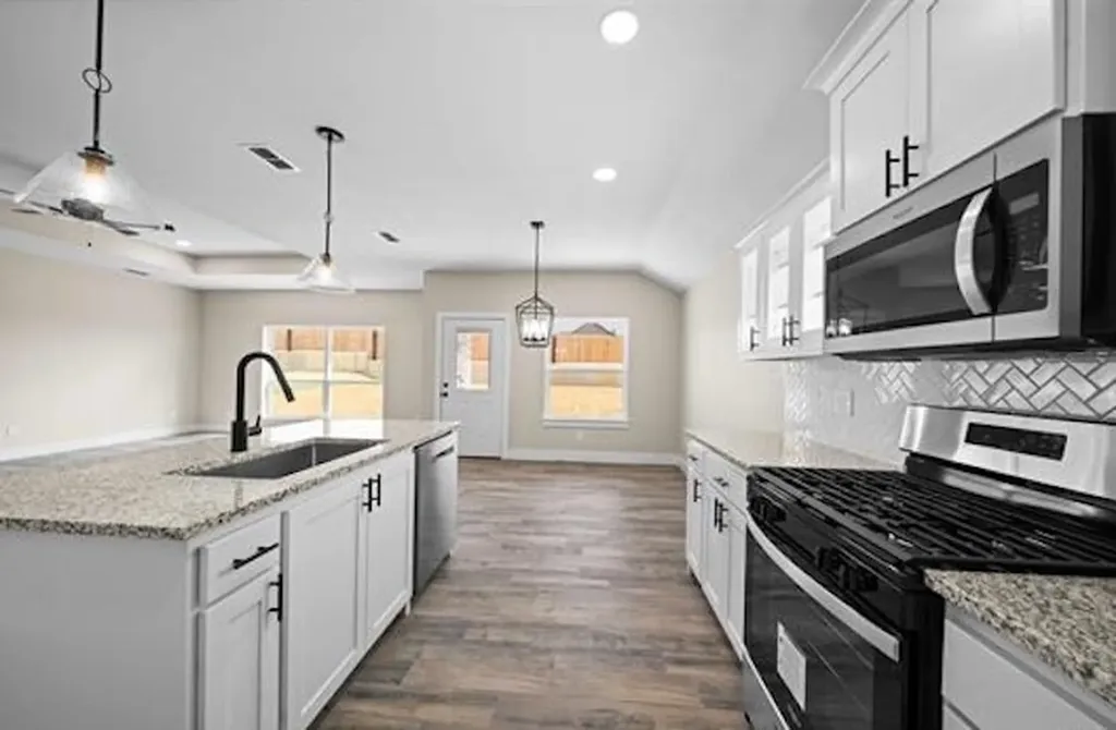 16221 Crossing Circle Lindale TX 75771