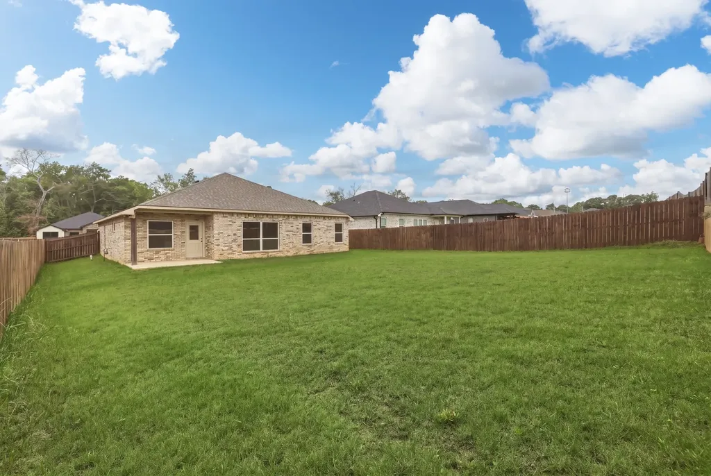 16221 Crossing Circle Lindale TX 75771