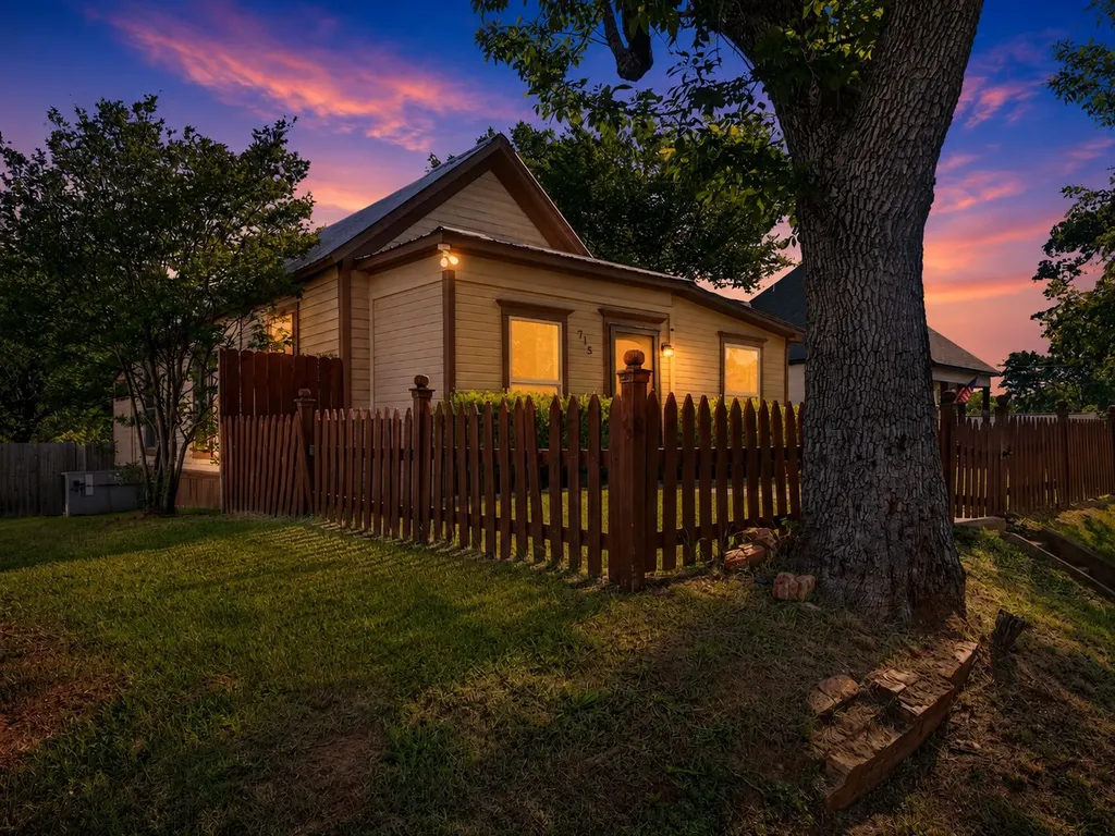 715 W Munson Street Denison TX 75020