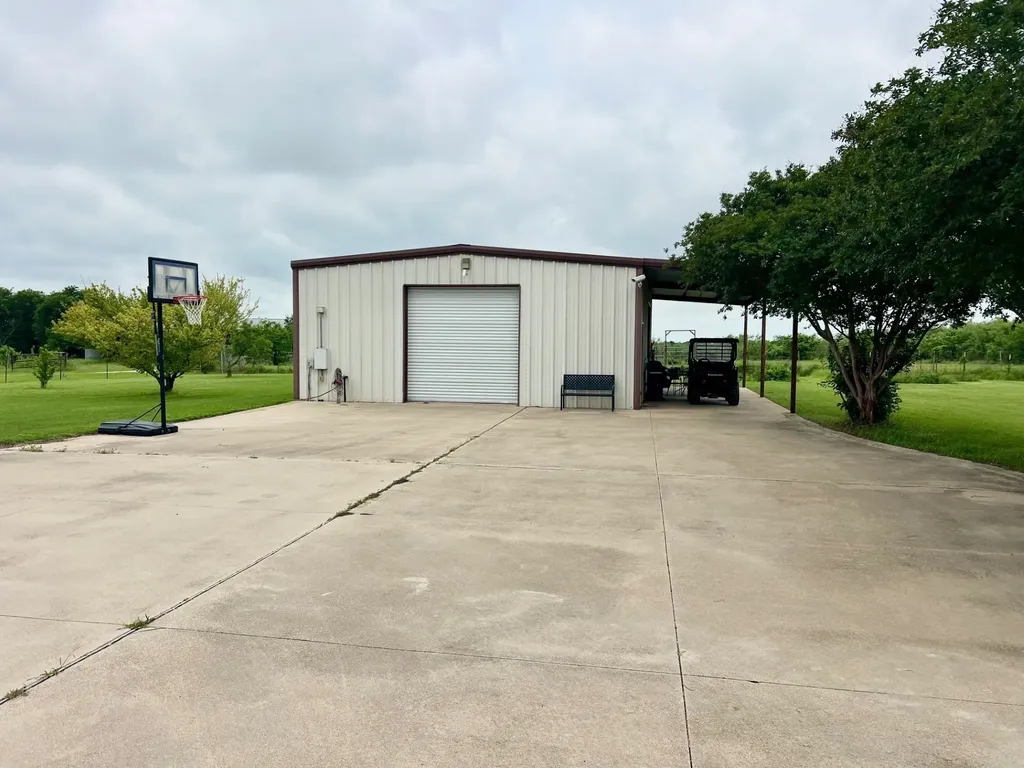 2276 Hodge Moody TX 76557