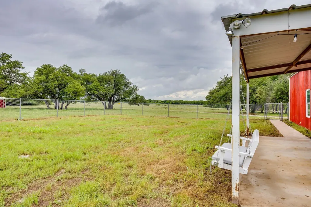 400 S 10th Avenue Palo Pinto TX 76472