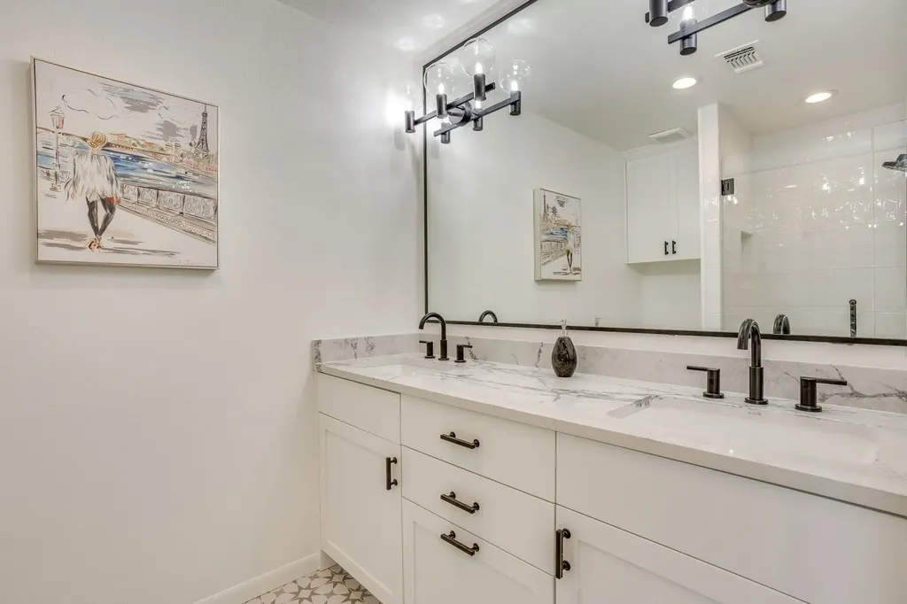 400 S 10th Avenue Palo Pinto TX 76472