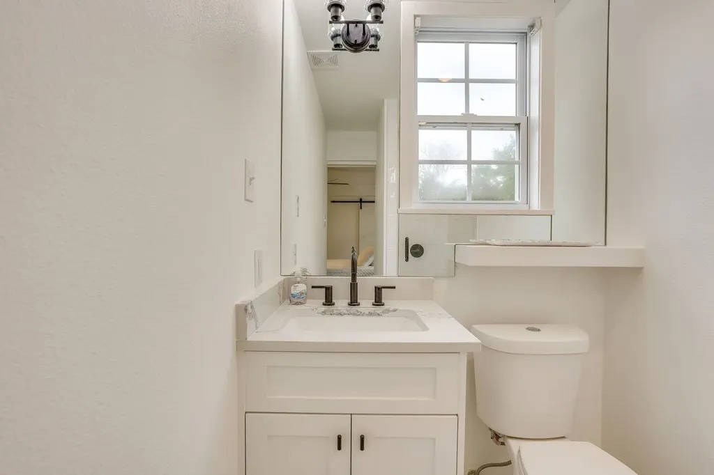 400 S 10th Avenue Palo Pinto TX 76472
