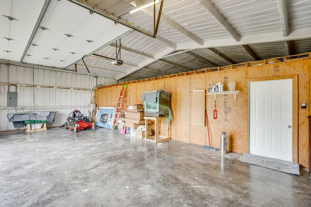 400 S 10th Avenue Palo Pinto TX 76472