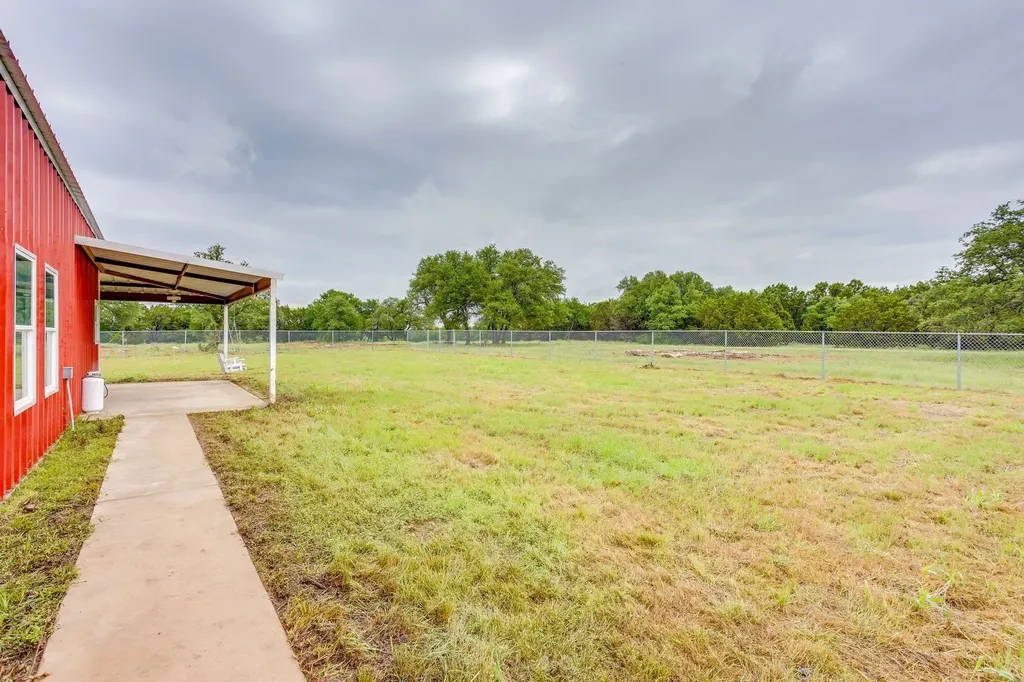 400 S 10th Avenue Palo Pinto TX 76472