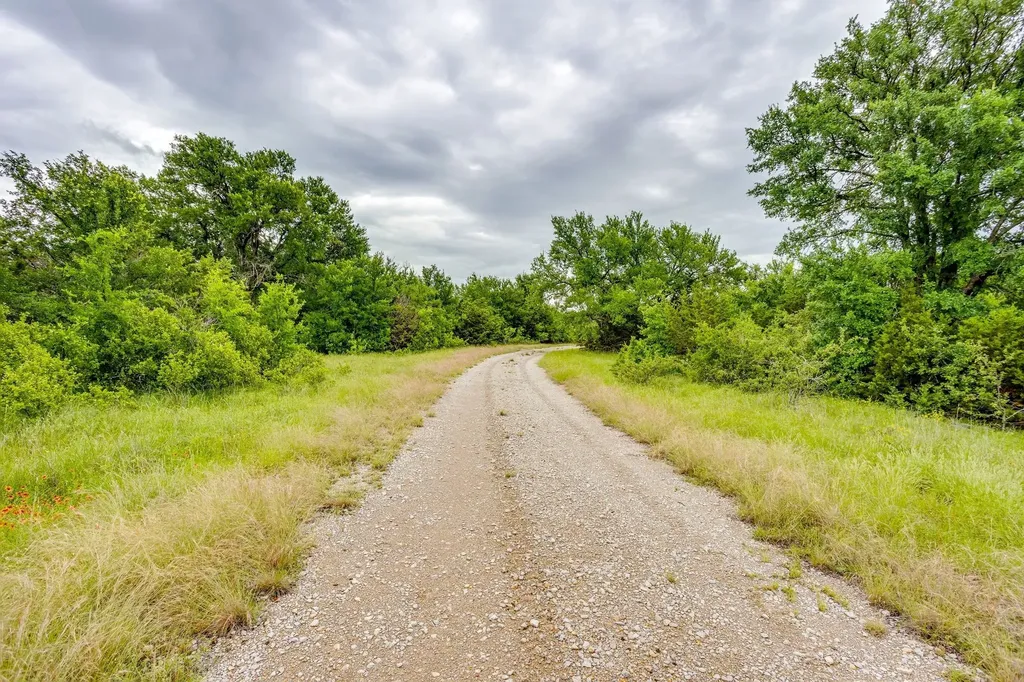 400 S 10th Avenue Palo Pinto TX 76472
