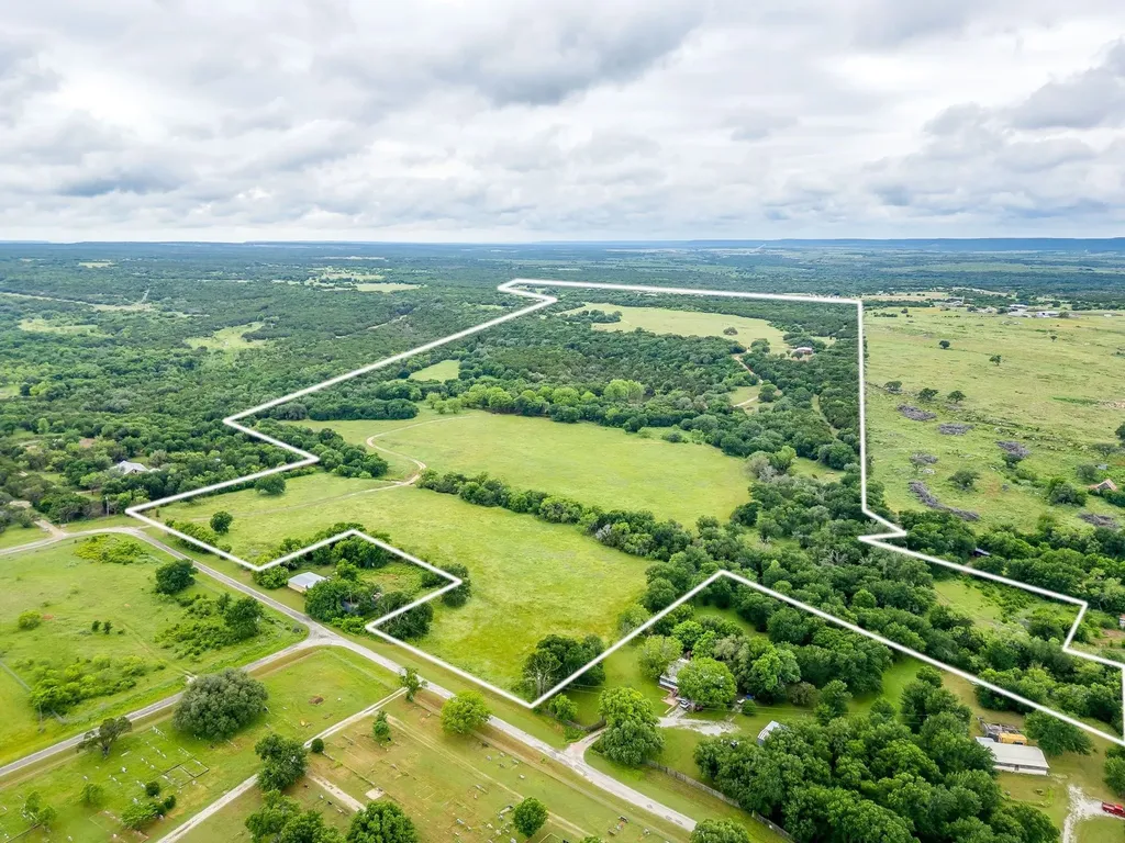 400 S 10th Avenue Palo Pinto TX 76472