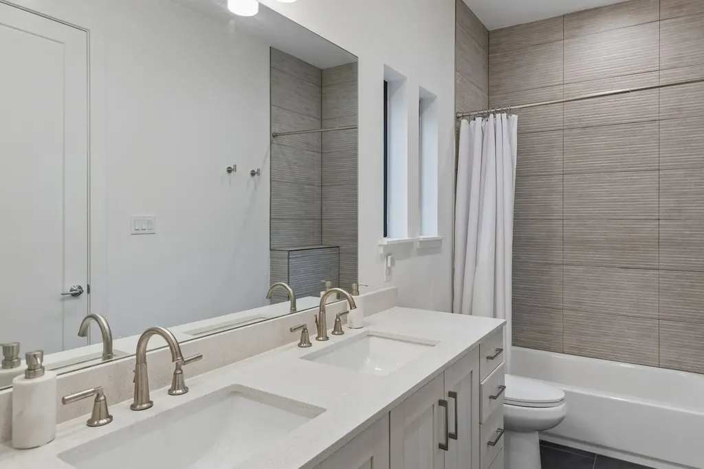 1208 Haines Avenue Dallas TX 75208