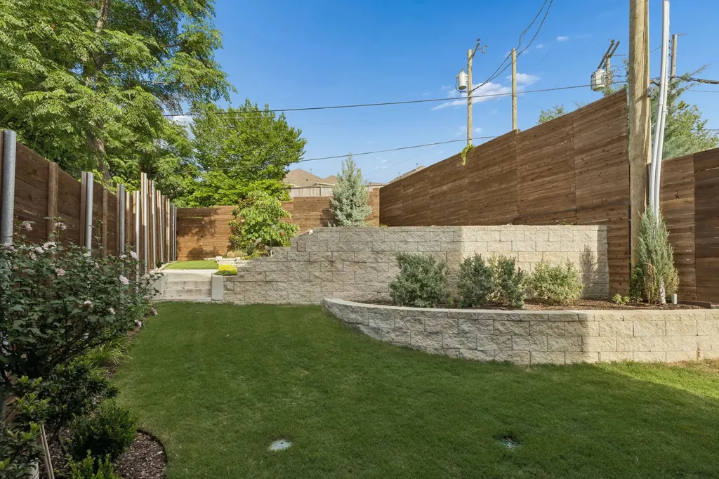 1208 Haines Avenue Dallas TX 75208