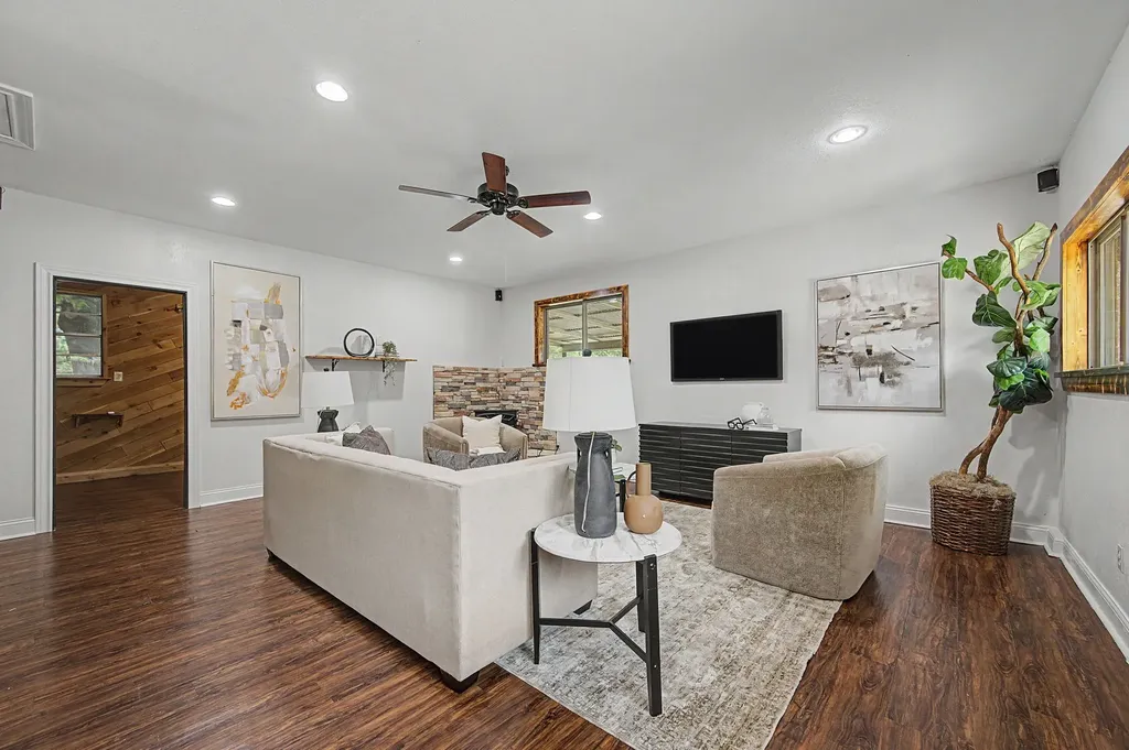 106 Pecan Creek Street Red Oak TX 75154