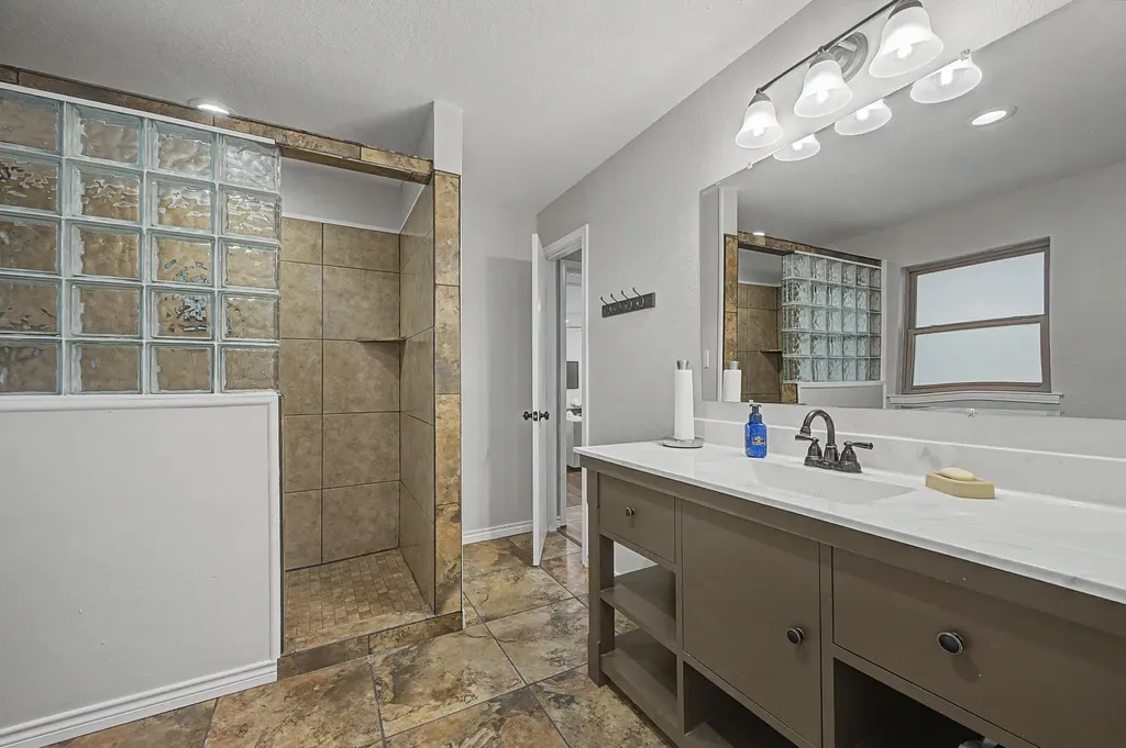 106 Pecan Creek Street Red Oak TX 75154