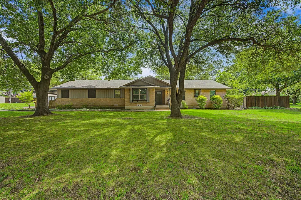 106 Pecan Creek Street Red Oak TX 75154